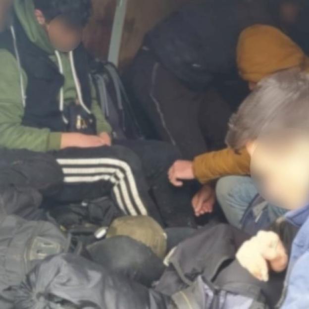 Białorusin z Litwy do Polski z 14-stoma migrantami 